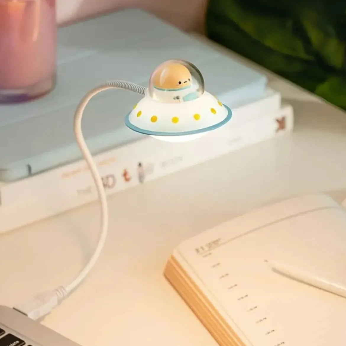 Astro Tayto USB Reading Light