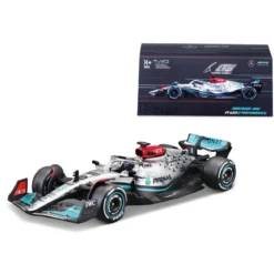 Bburago F1 Mercedes Benz W13 E Performance 2022 With Russell Helmet 1:43 Scale Model