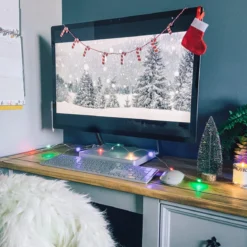 Decorate Your Christmas Desk