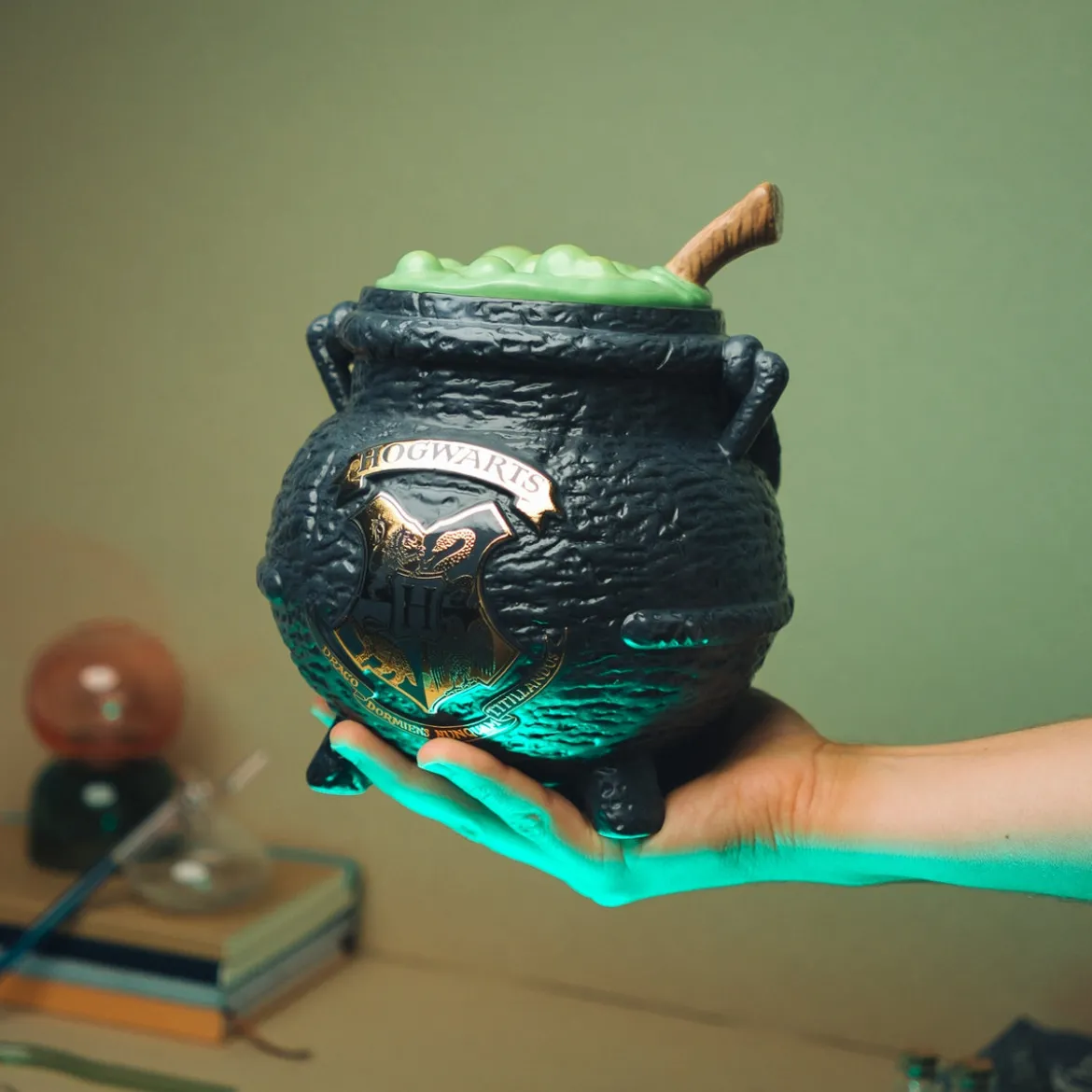 Harry Potter The Leaky Cauldron Cookie Jar
