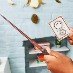 HARRY POTTER WIZARDING WORLD SPELLBINDING WANDS