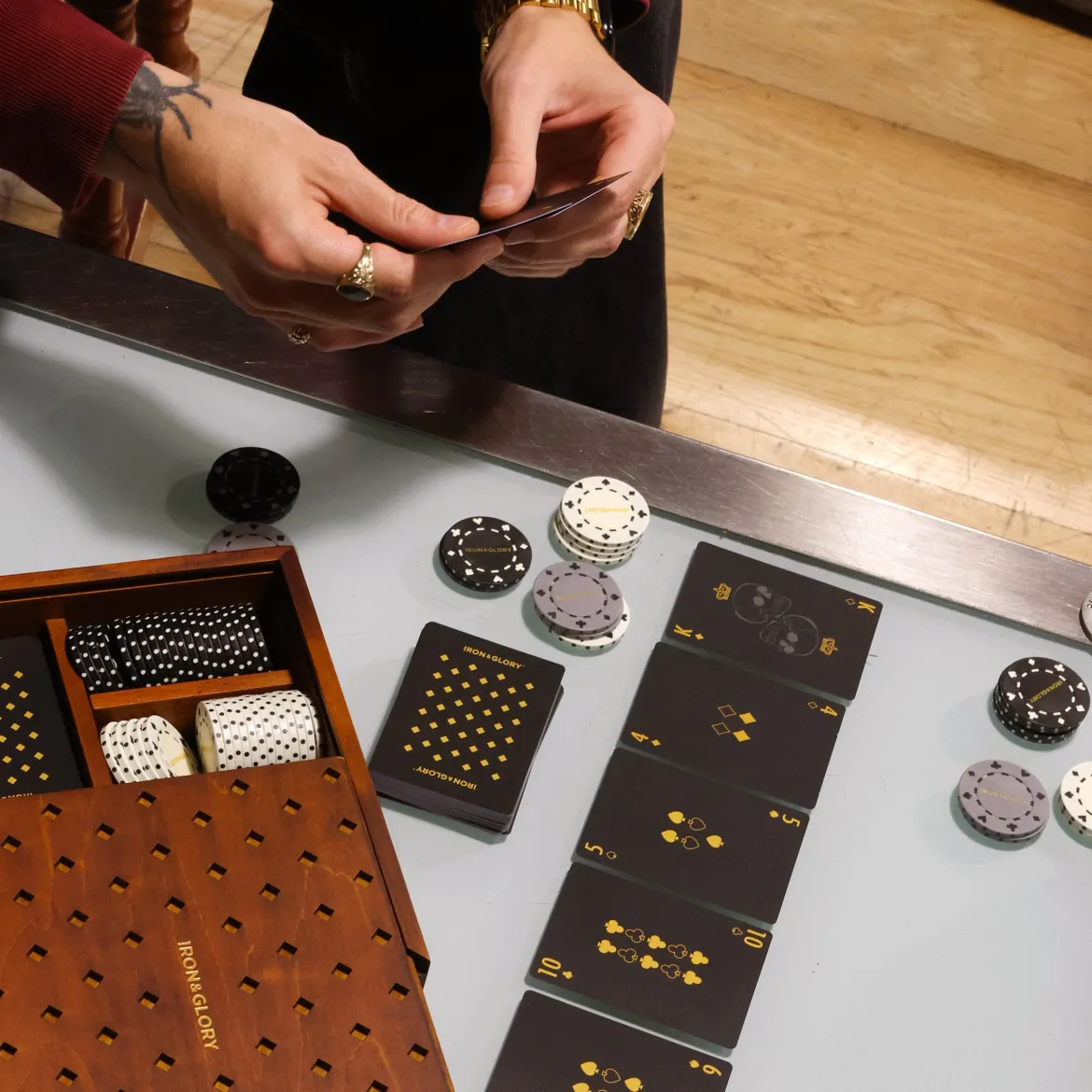 Iron & Glory Dead Man’s Hand Game