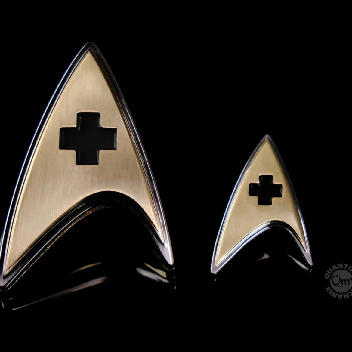 Quantum Mechanix Star Trek: Discovery - Enterprise Medical Badge and Pin Set