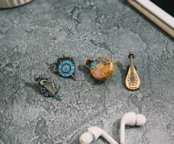 SalesOne Dungeons & Dragons Honor Among Thieves Weapons Pin Set