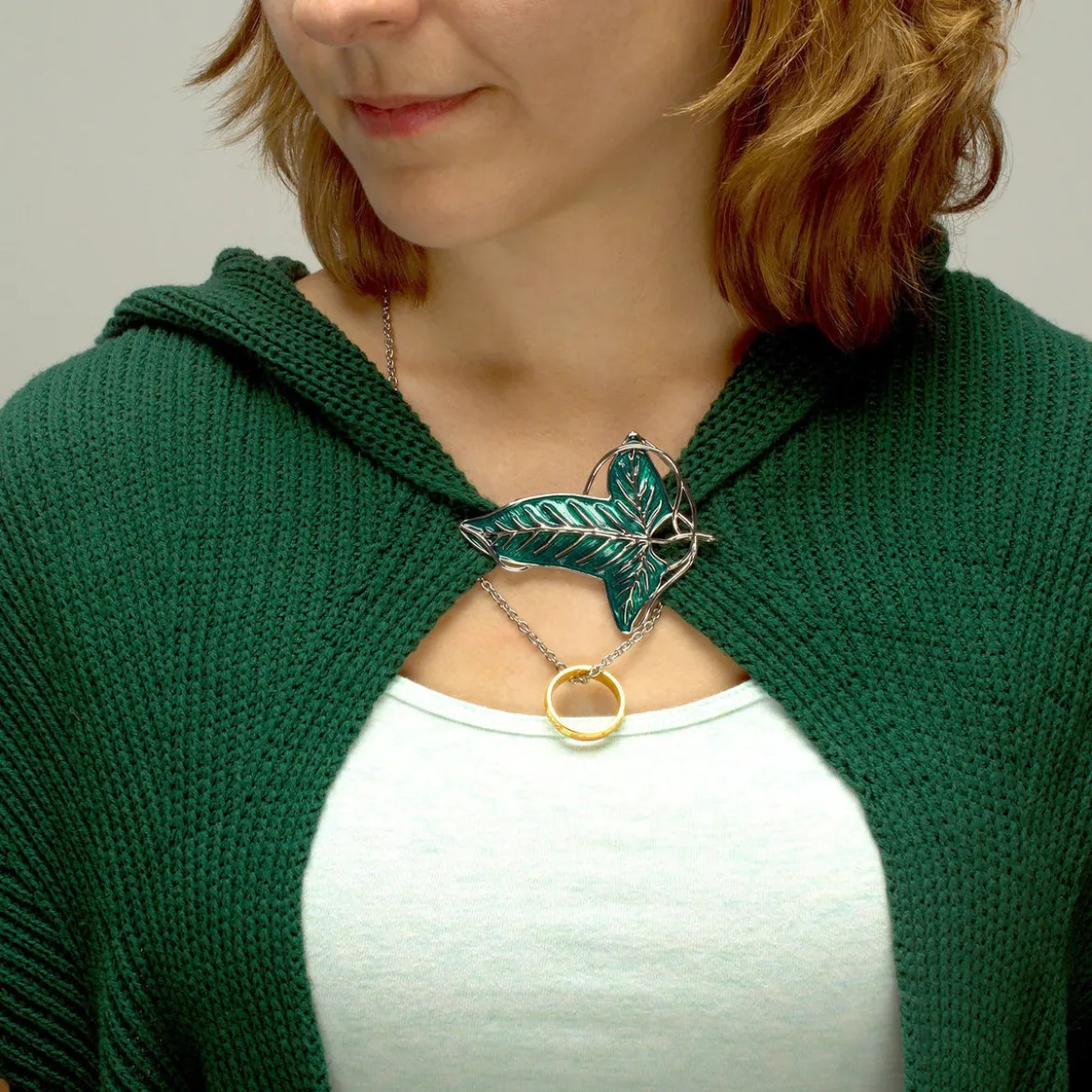 The Lord Of The Rings The One Ring In A Chain & Frodo's Brooch Set