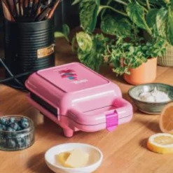 Trolls Waffle Maker